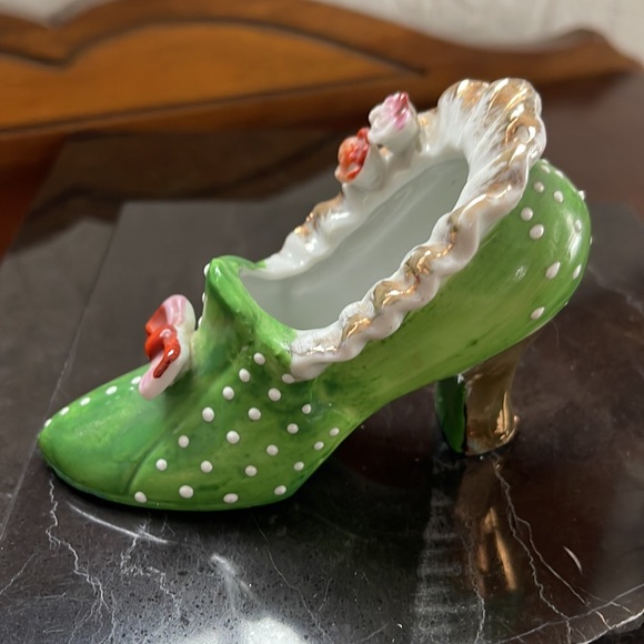 Vintage Ceramic Miniature Shoe Figurine - Picture 6 of 10